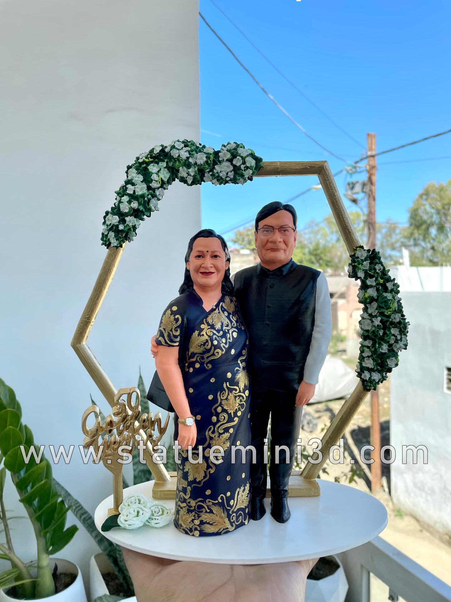 personalised Couple 3D Miniature with gold frame